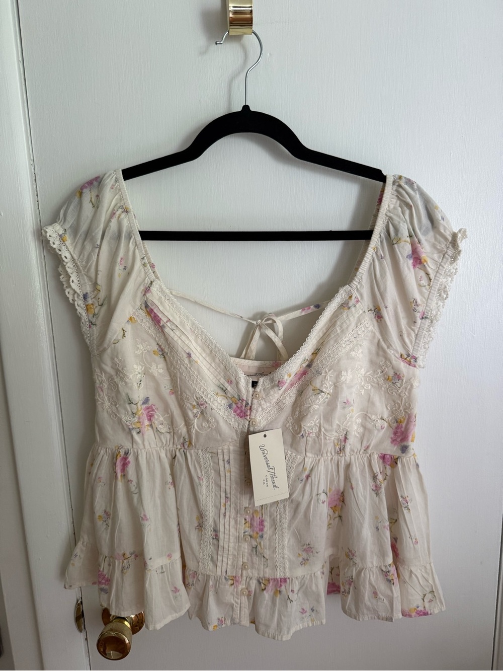 NWT Universal Threads Floral Blouse
Size M